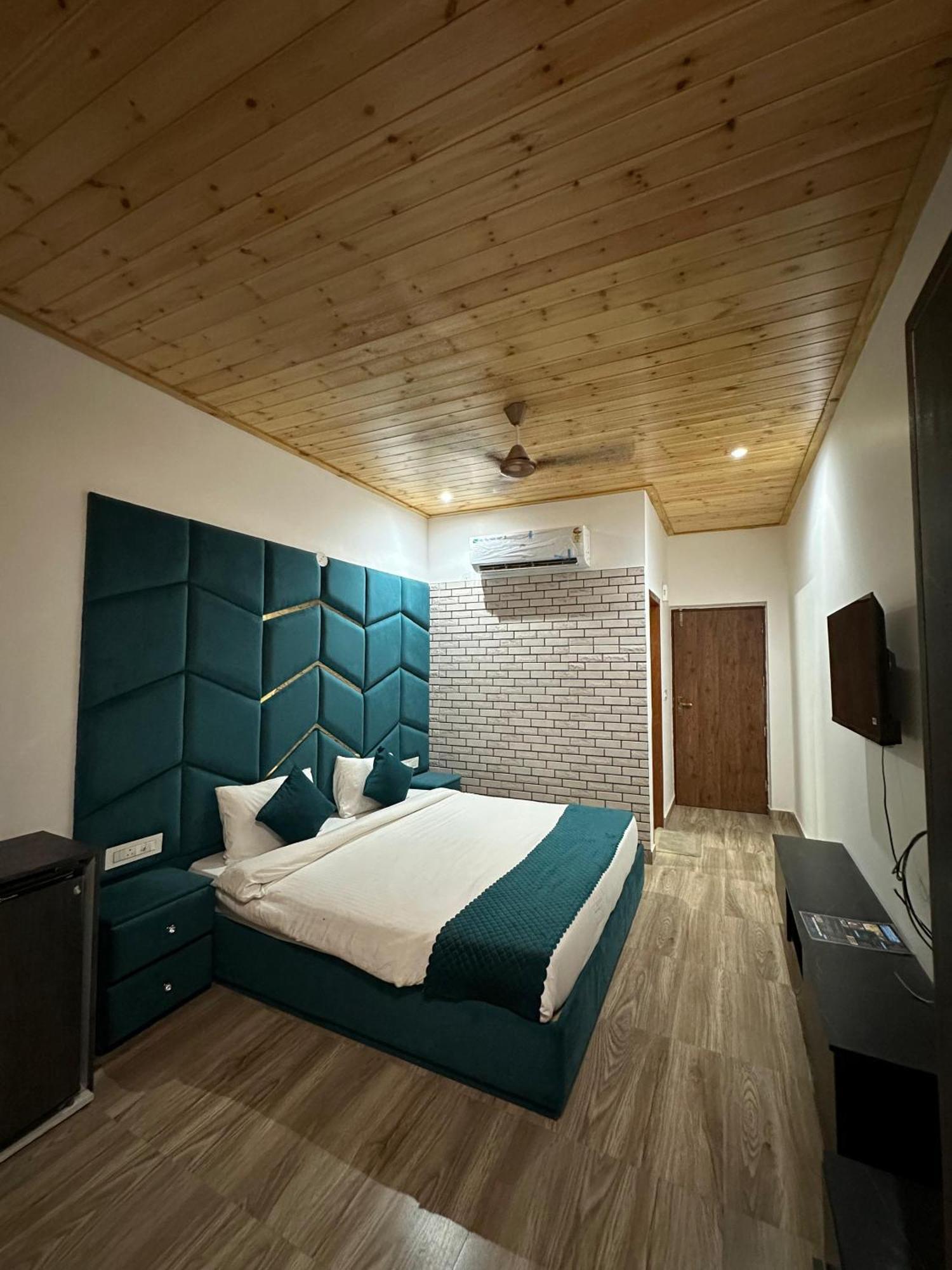 La Casca Experience Hotel Zirakpur ภายนอก รูปภาพ