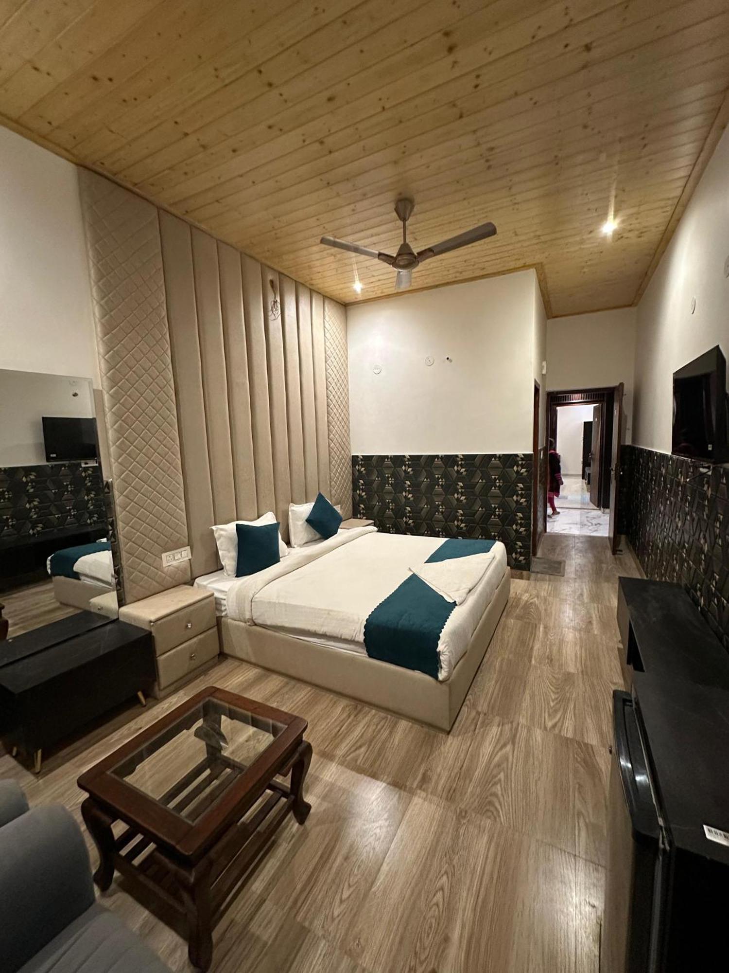 La Casca Experience Hotel Zirakpur ภายนอก รูปภาพ