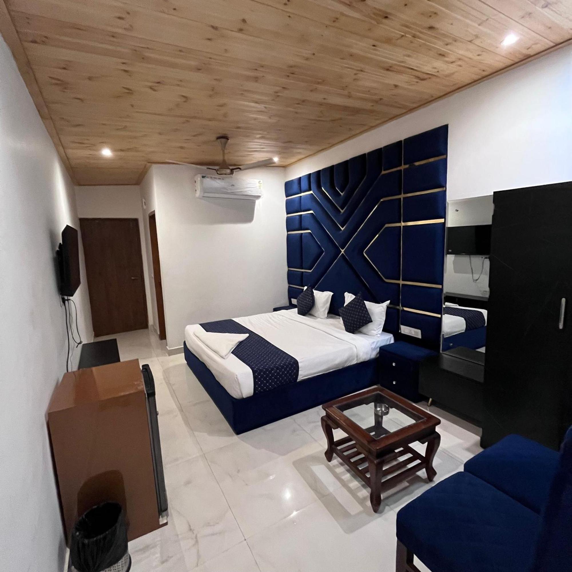 La Casca Experience Hotel Zirakpur ภายนอก รูปภาพ